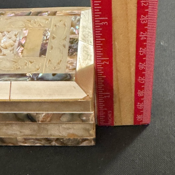 VTG Carved Mother Of Pearl Inlaid Abalone Hinged Jewelry/Trinket Box - Picture 6 of 6